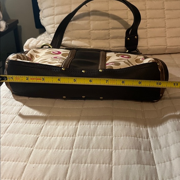 Kenneth Cole Retro Leather purse - Picture 16 of 16